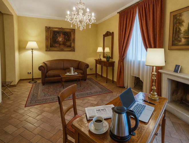 Elegante salotto caldo con camino, perfetto per relax e lettura.